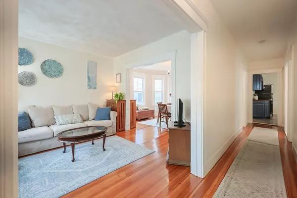 Watertown, MA 02472,27 Oakland St #27