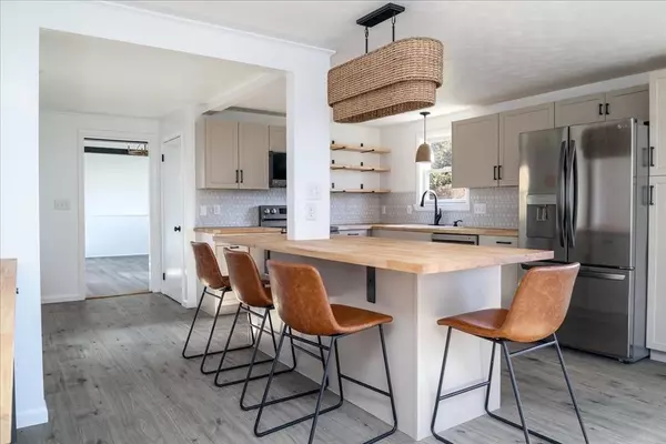 Worcester, MA 01606,18 Claffey Avenue