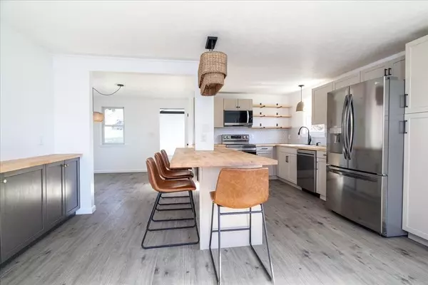 Worcester, MA 01606,18 Claffey Avenue