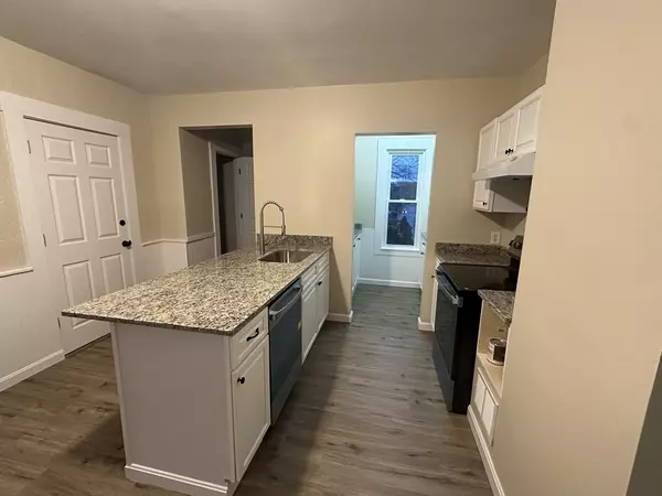 Clinton, MA 01510,71 Flagg Street #2