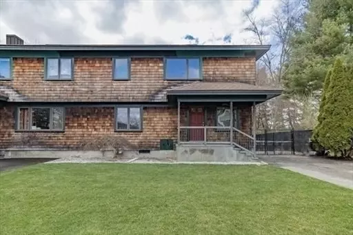 39 Neillian St #39, Bedford, MA 01730