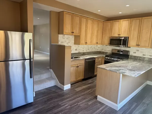 Bedford, MA 01730,39 Neillian St #39