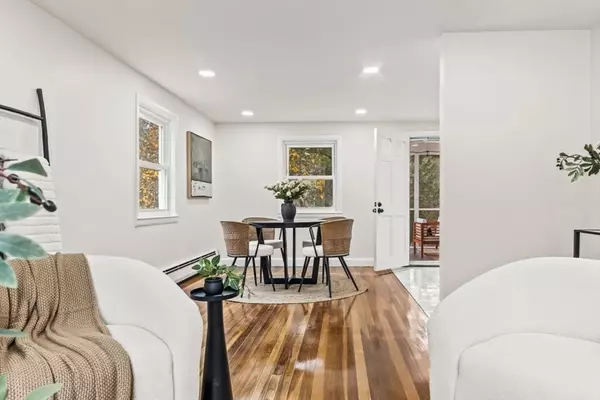 Walpole, MA 02081,1156 Washington St