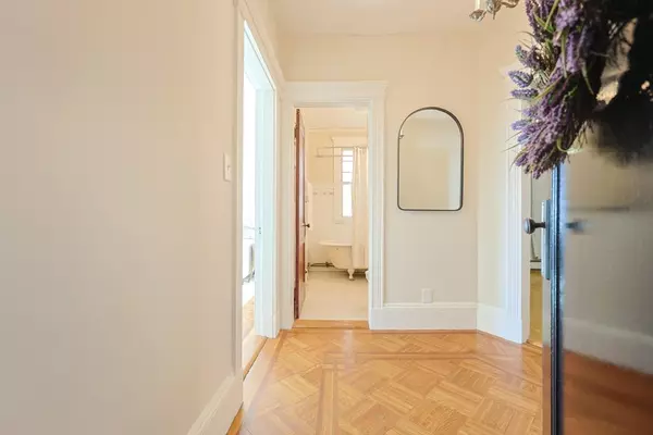 Lynn, MA 01902,281 Lynn Shore Dr #4