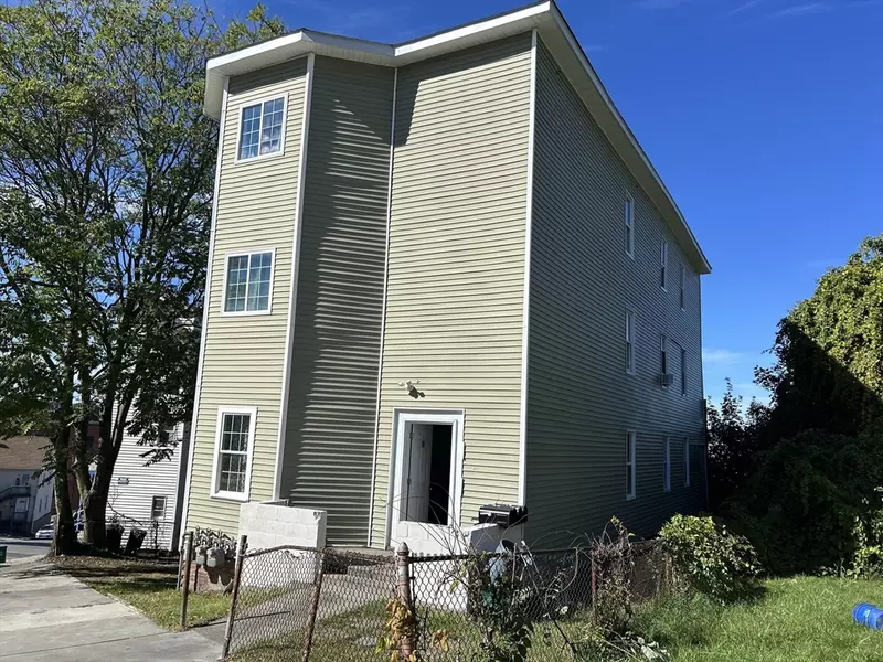 15 Norfolk St, Worcester, MA 01604