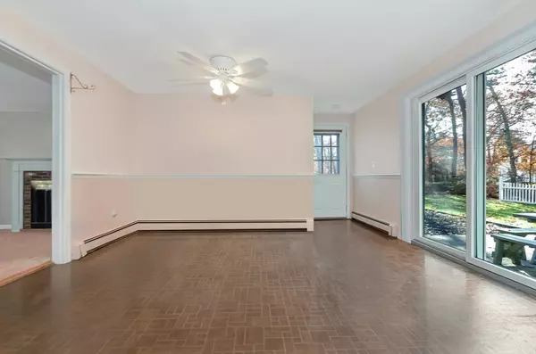 Yarmouth, MA 02673,607 W Yarmouth Rd