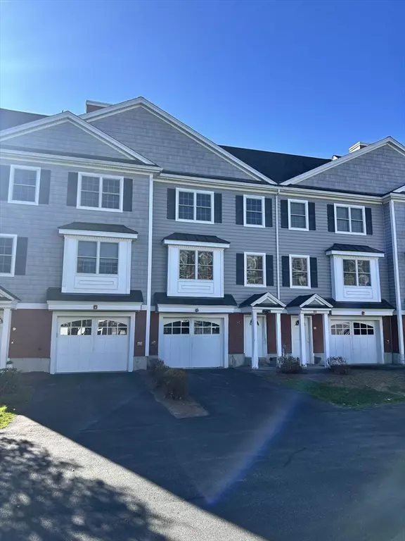 1975 Middlesex St #10, Lowell, MA 01851