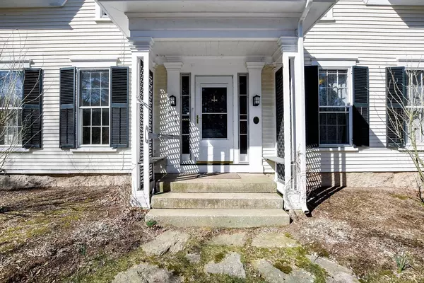 418 Front Street #1, Marion, MA 02738