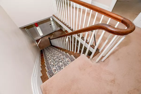 Marion, MA 02738,418 Front Street #1