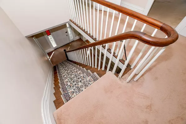 Marion, MA 02738,418 Front Street #1