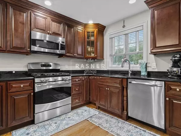 Arlington, MA 02474,17 Beacon St #17