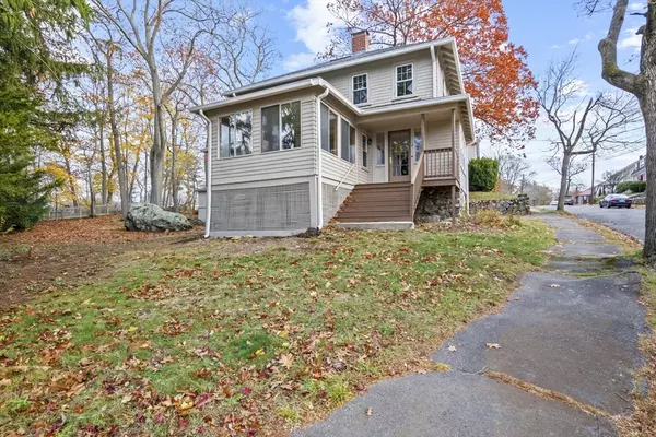 2 Overlook Road, Wakefield, MA 01880