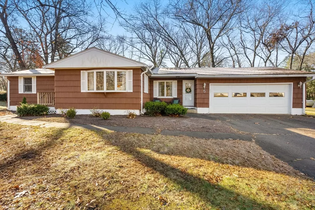 South Hadley, MA 01075,5 Karen Dr