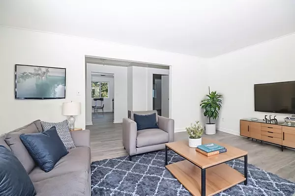 Sharon, MA 02067,41 Bayberry Dr #4