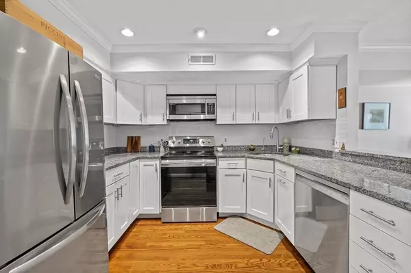 Beverly, MA 01915,27R West St #4