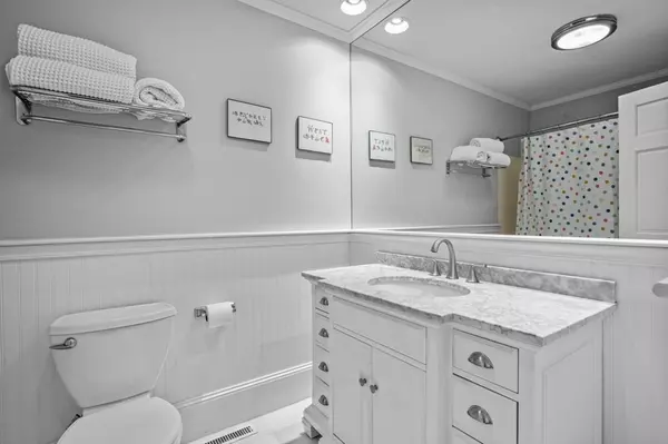 Beverly, MA 01915,27R West St #4