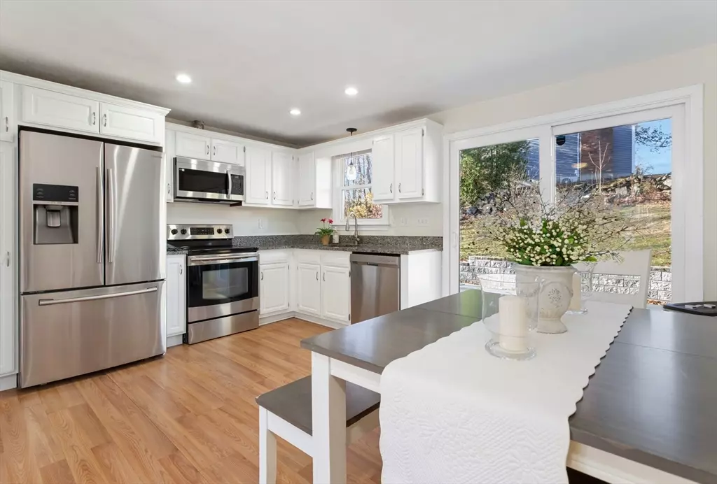 Billerica, MA 01821,8 Swan Lane