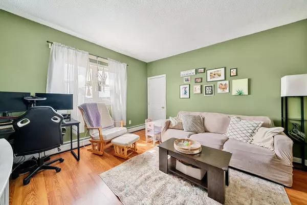 Fall River, MA 02720,464 Bank St #10