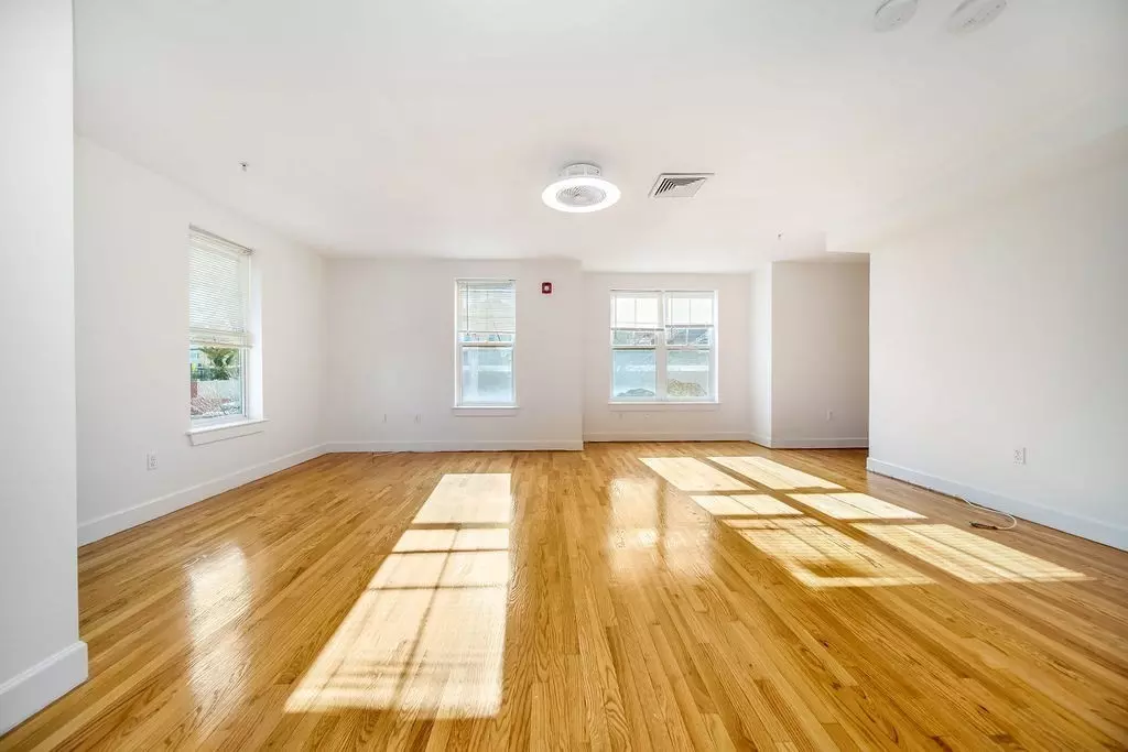 Chelsea, MA 02150,144 Library St #144