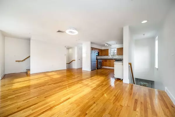 Chelsea, MA 02150,144 Library St #144