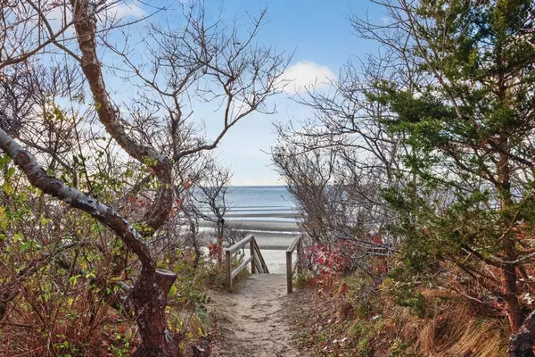 Eastham, MA 02642,20 Boreen Rd