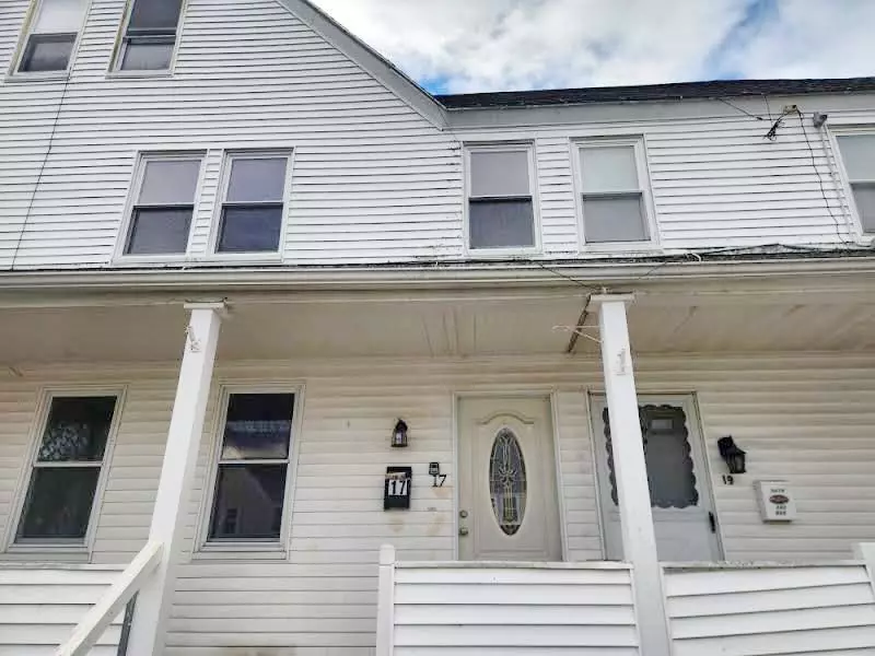 Northbridge, MA 01588,17 Overlook St #17
