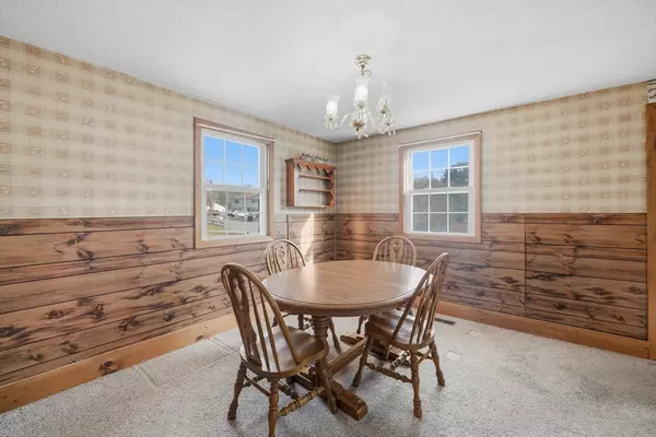 Spencer, MA 01562,16 Old Farm Rd