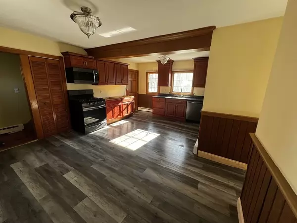 Whitman, MA 02382,28 Glen St #1