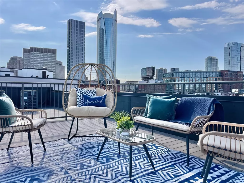 Boston, MA 02113,20 Parmenter St. #403