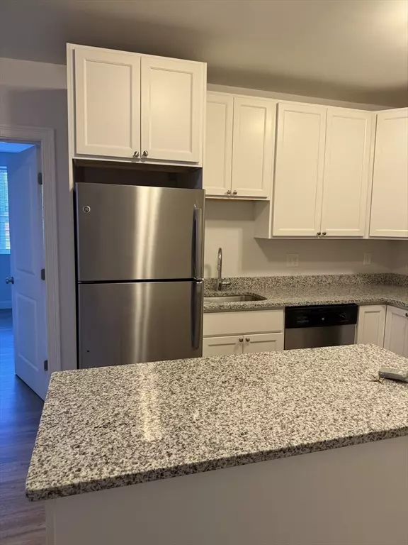 Wakefield, MA 01880,37 Water Street #2