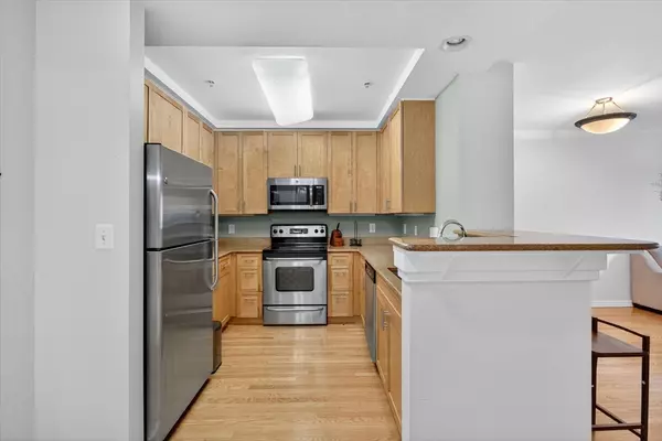 Chelsea, MA 02150,175 Cottage St #312