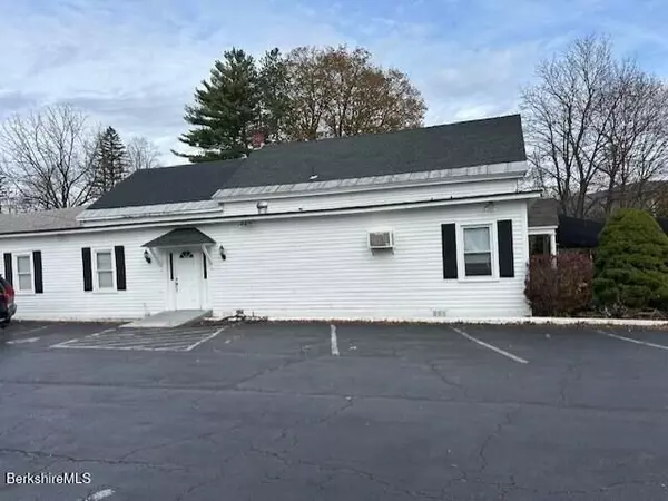 Adams, MA 01220,6 Summer Street