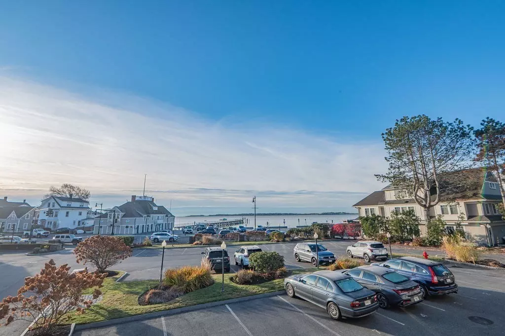 Swampscott, MA 01907,432 Humphrey Street #9