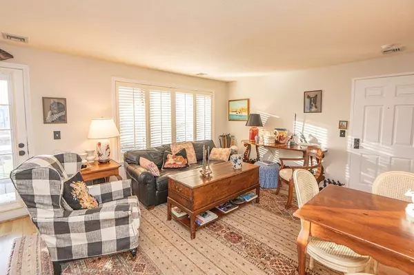 Swampscott, MA 01907,432 Humphrey Street #9