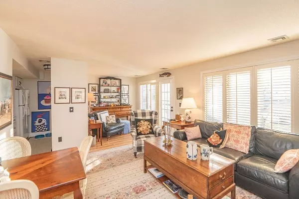 Swampscott, MA 01907,432 Humphrey Street #9