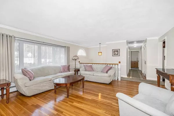 Tewksbury, MA 01876,14 Regis Rd