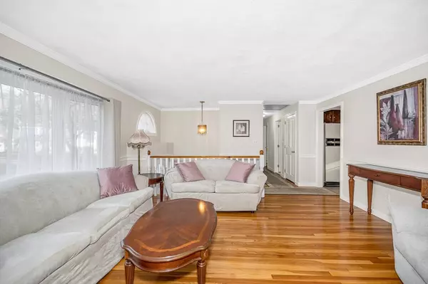 Tewksbury, MA 01876,14 Regis Rd