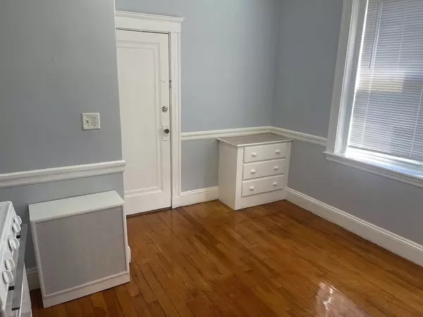 4 Hancock St #5, Malden, MA 02148