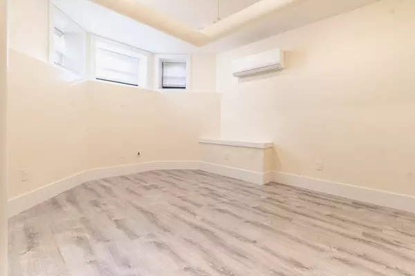 Boston, MA 02215,25 Peterborough St. #32