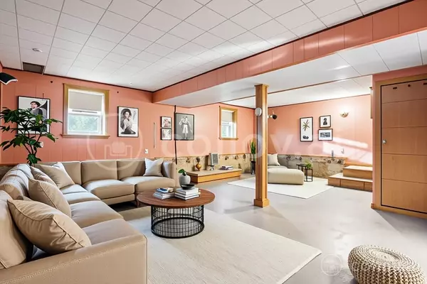 Weymouth, MA 02188,12 Klasson Ln