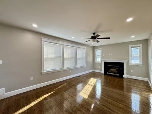 Sharon, MA 02067,136 N Main St