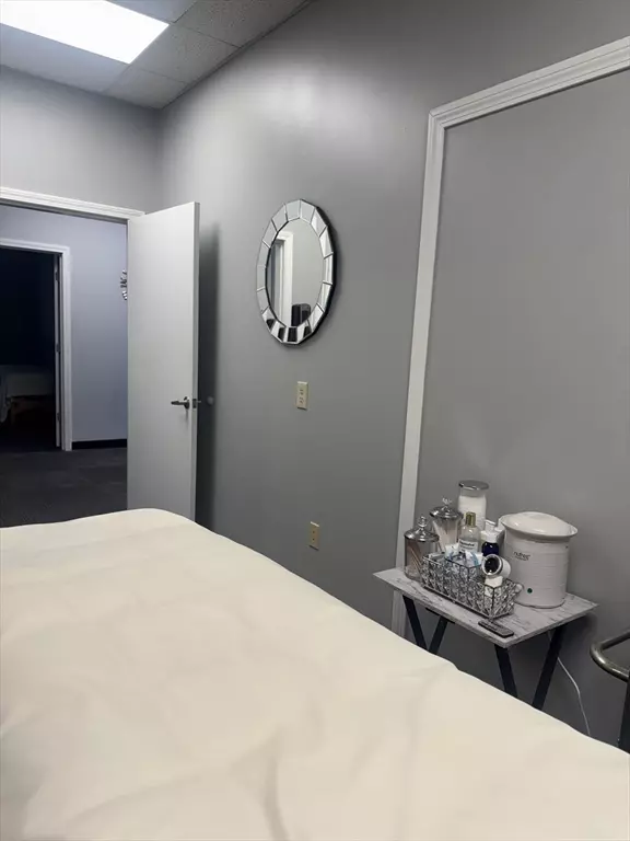 Acushnet, MA 02743,132 S Main St