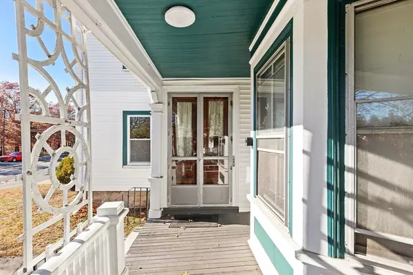 Newton, MA 02460,957 Washington St #1