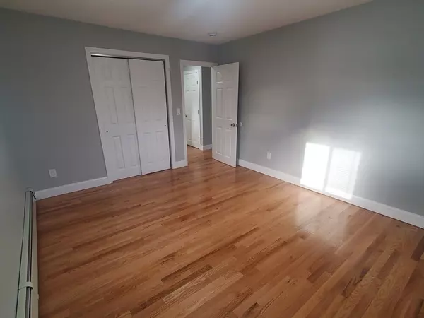 Boston, MA 02136,4 Oakcrest #31