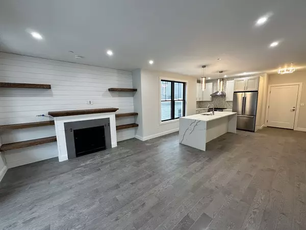 197 Condor St #4, Boston, MA 02128