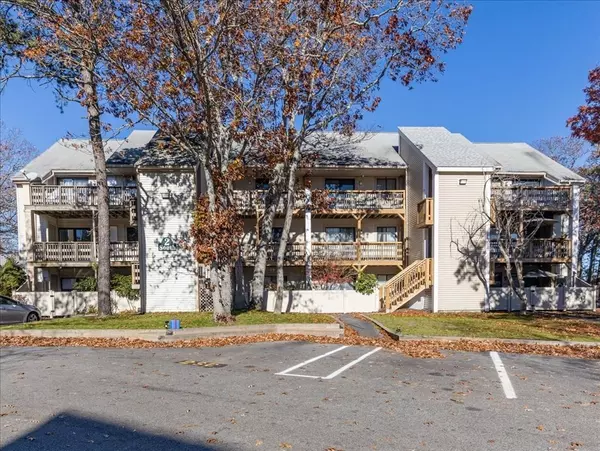 Barnstable, MA 02601,800 Bearses #2SB