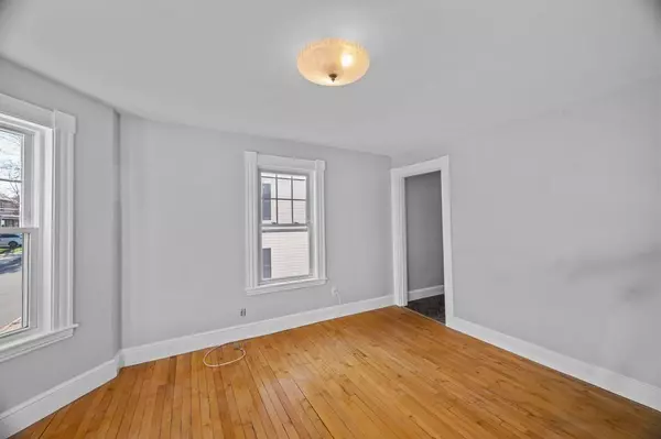 Beverly, MA 01915,13 Giles Ave #2