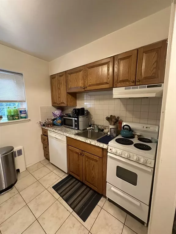 5 Charlesbank Rd #5, Newton, MA 02458