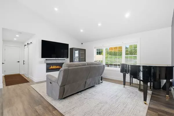 Chicopee, MA 01020,39 Jean Cir