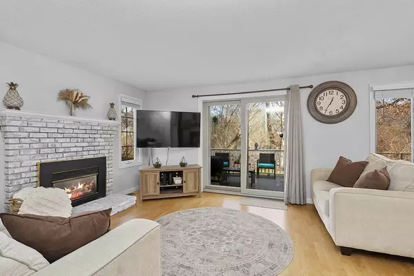 Uxbridge, MA 01569,3 Strathmore Shire Dr #A